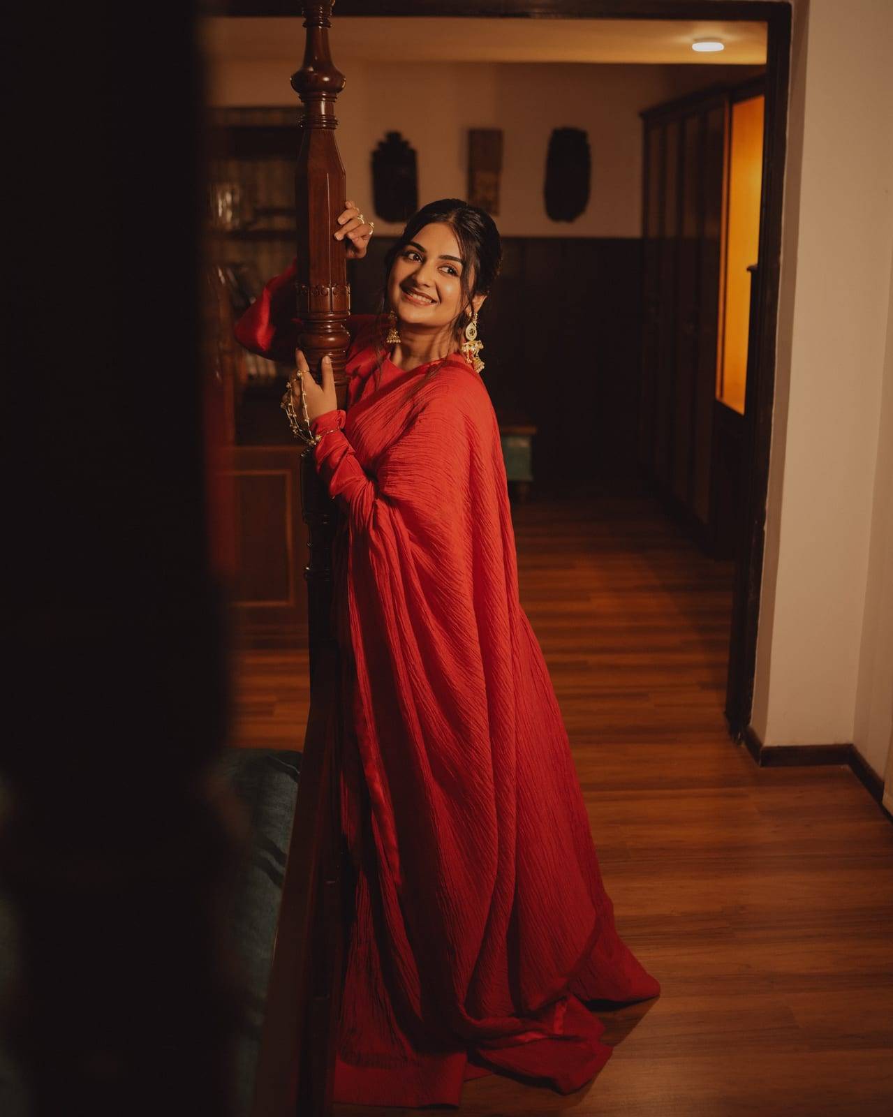 Some creations find their true expression only when carried by the right presence. We are truly grateful to @_estheranil for adorning @mahek