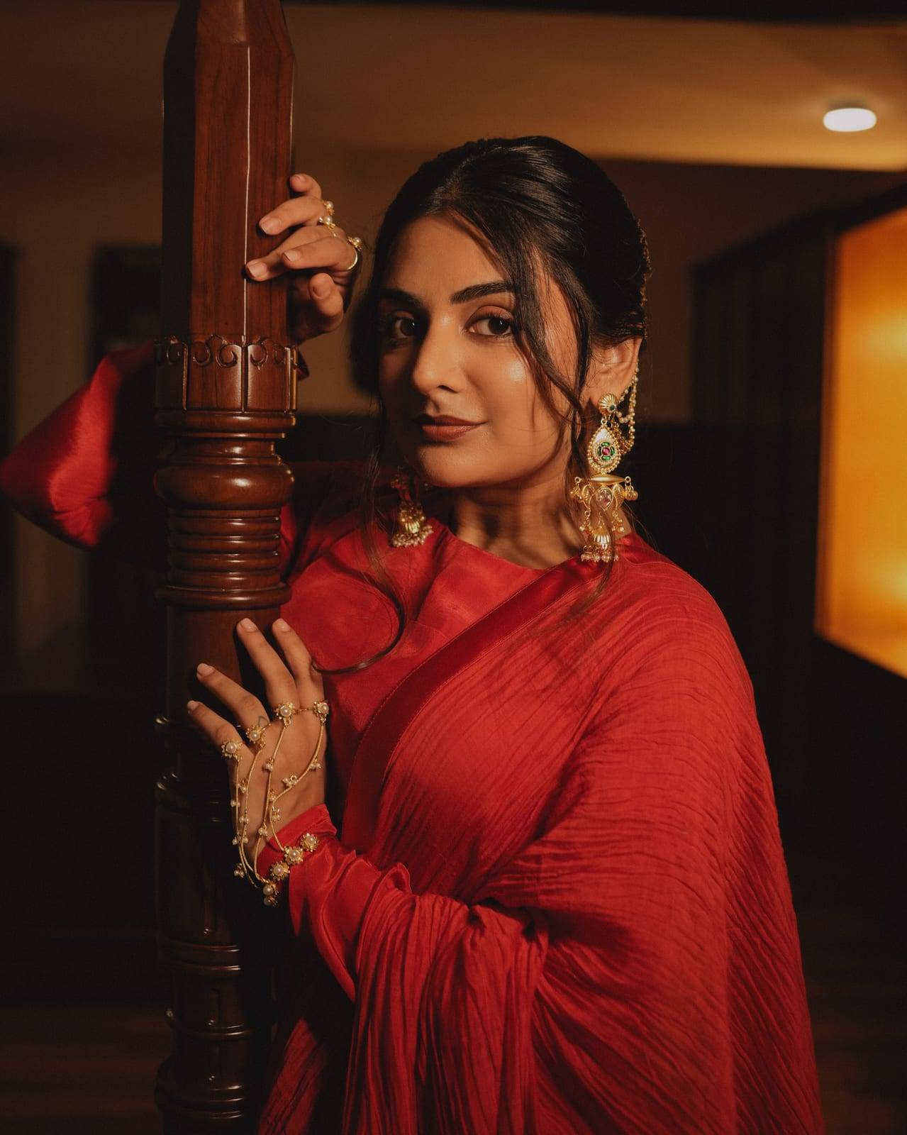 Some creations find their true expression only when carried by the right presence. We are truly grateful to @_estheranil for adorning @mahek