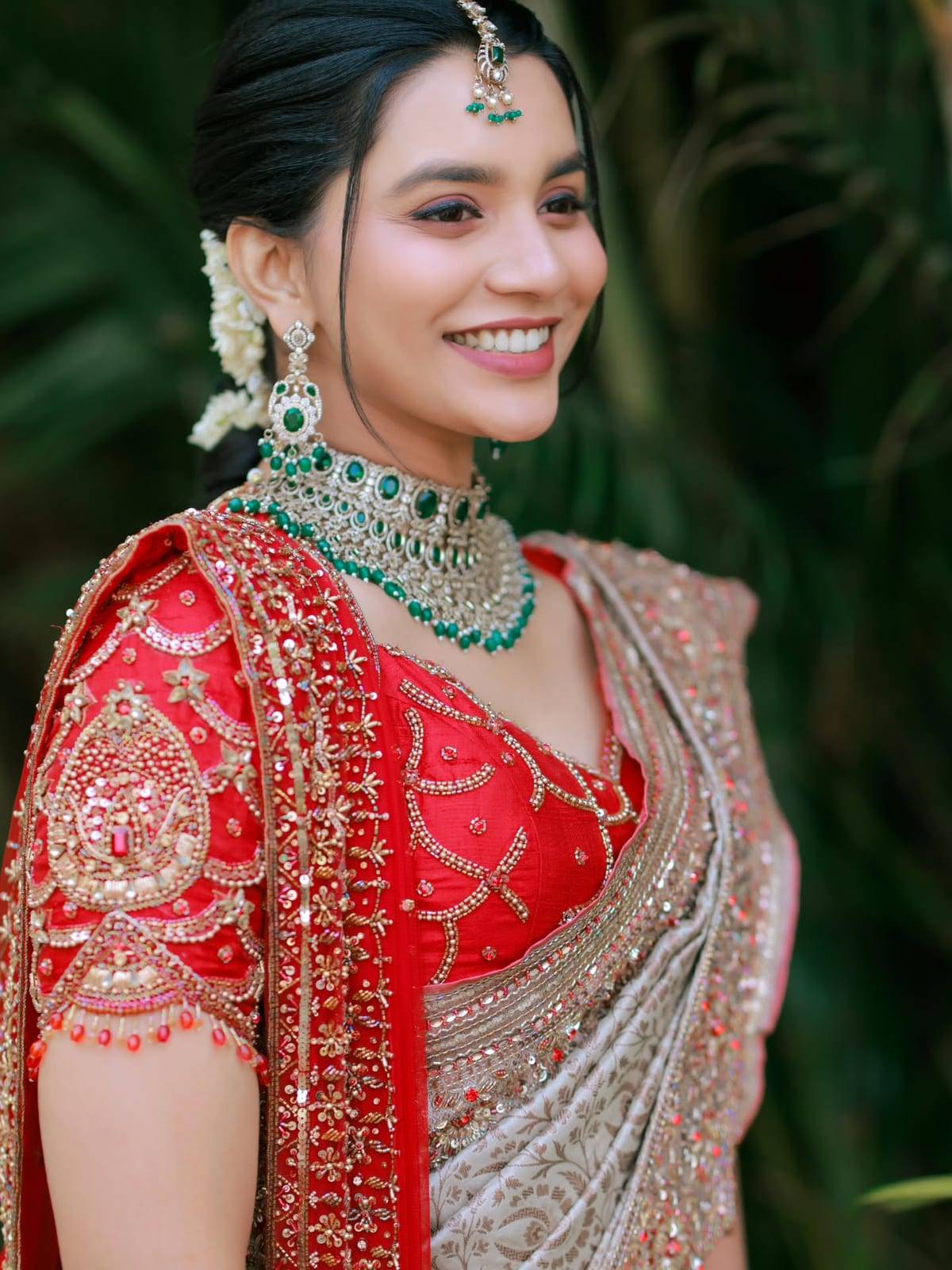 Every stitch tells a story of elegance. Crafted for brides and women who believe luxury is in the details. ❤️